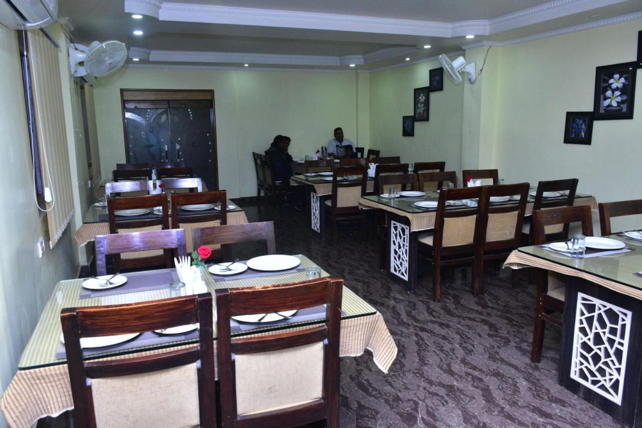 Hotel Mid East Haridaspur 외부 사진